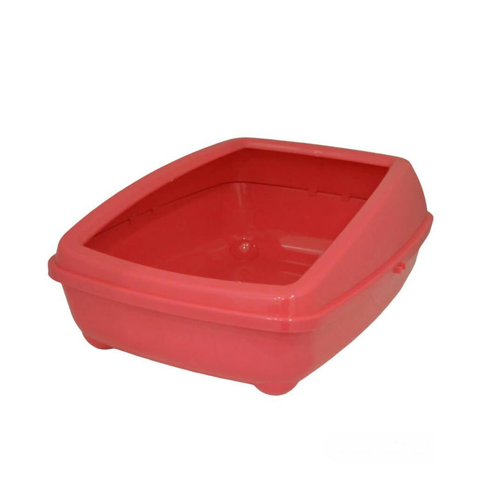 Cat litter box with plastic litter scoop 