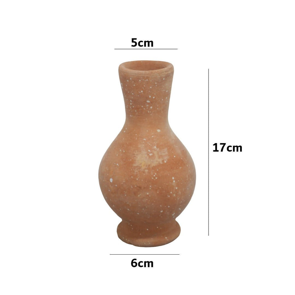 Pottery artifact in the shape of a vase