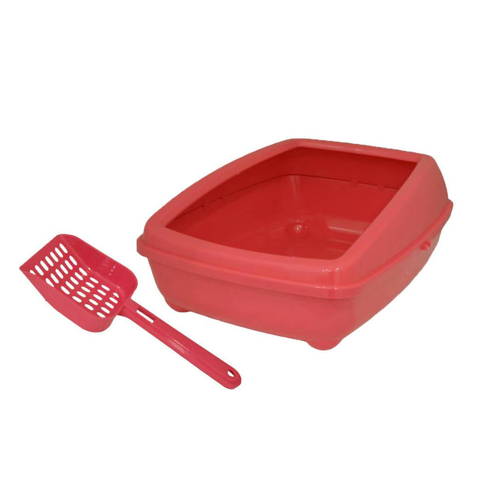 Cat litter box with plastic litter scoop 