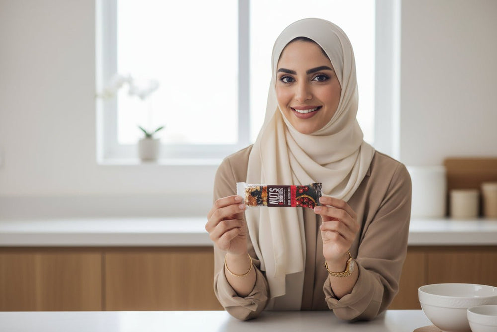 لوح مكسرات مقرمش بالشوكولاتة البلجيكية الداكنة والكرز 40 جرام