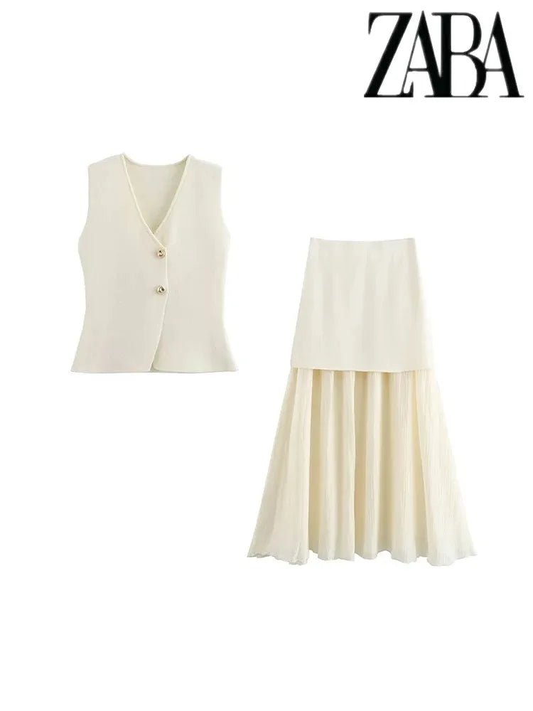 Women's two-piece set with a modern design, including a jacket and shorts in knitted fabric.