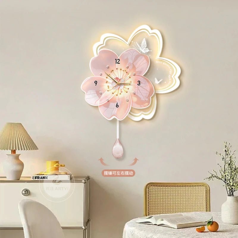 ساعة حائط مزينة بلوحات إضاءة LED