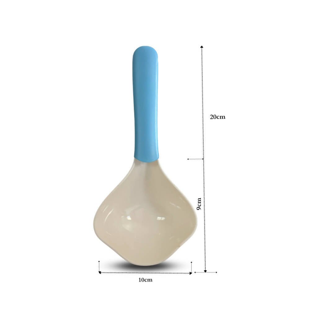 Plastic pet feed scoop in multiple colors