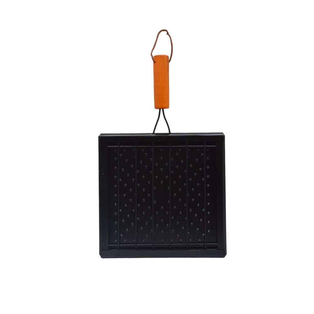 Metal heat spreader plate with insulated wooden handle