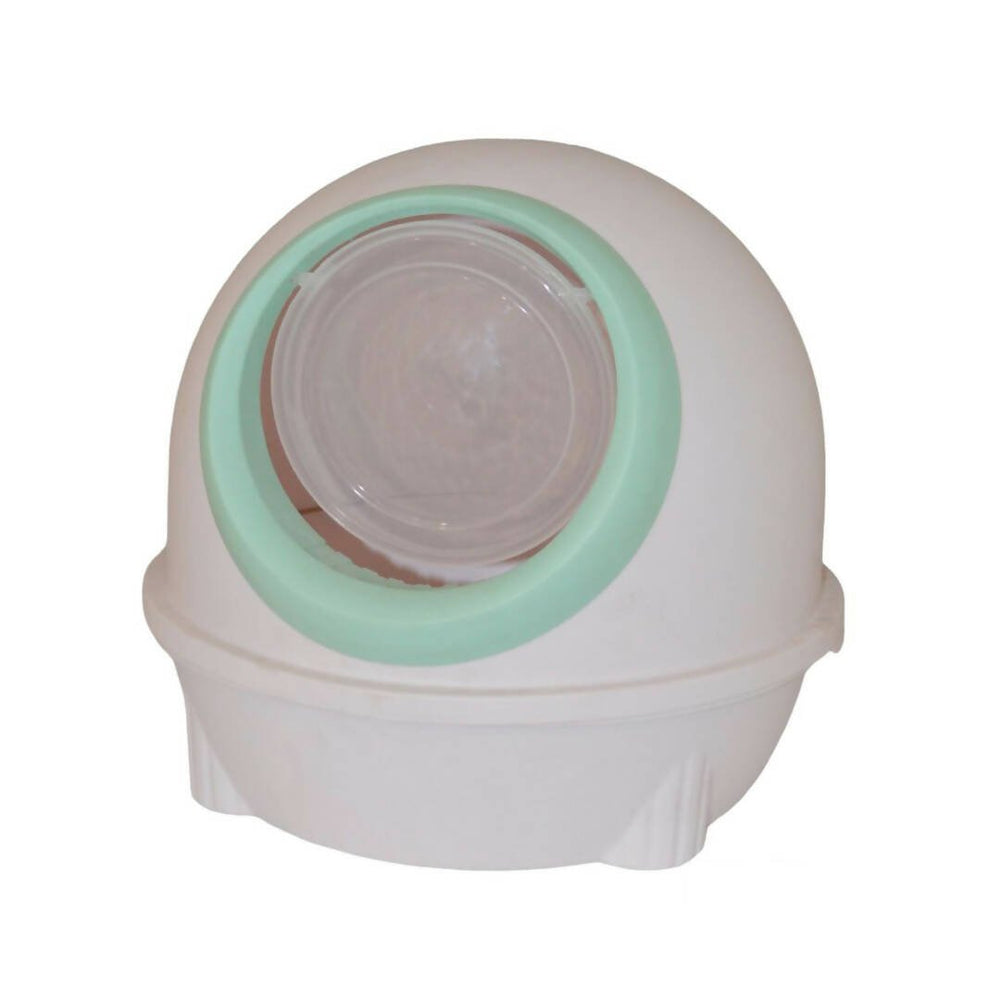 Closed litter box with scoop 
