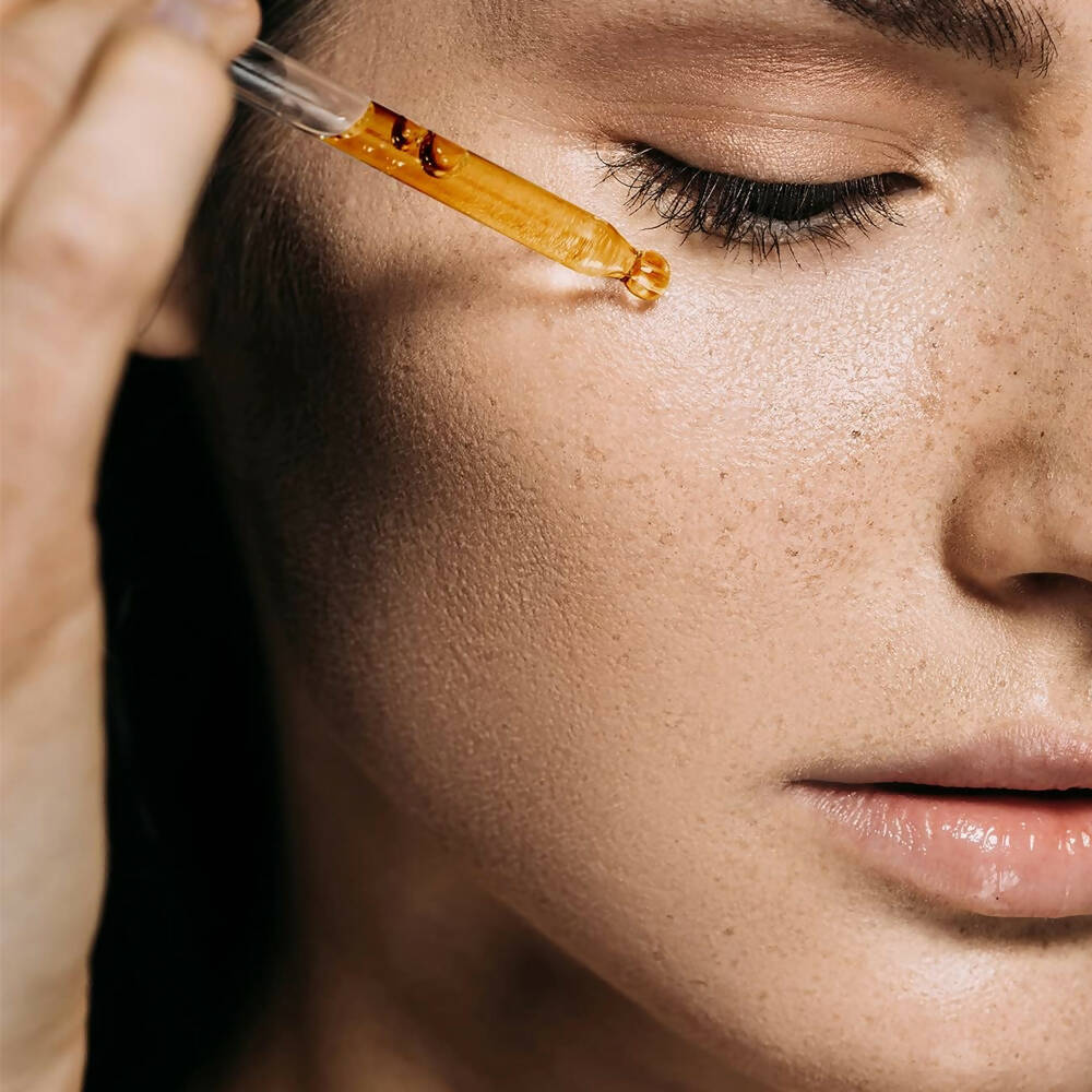 سيروم معزز ومنشط للوجه بفيتامين سي 30 مل 